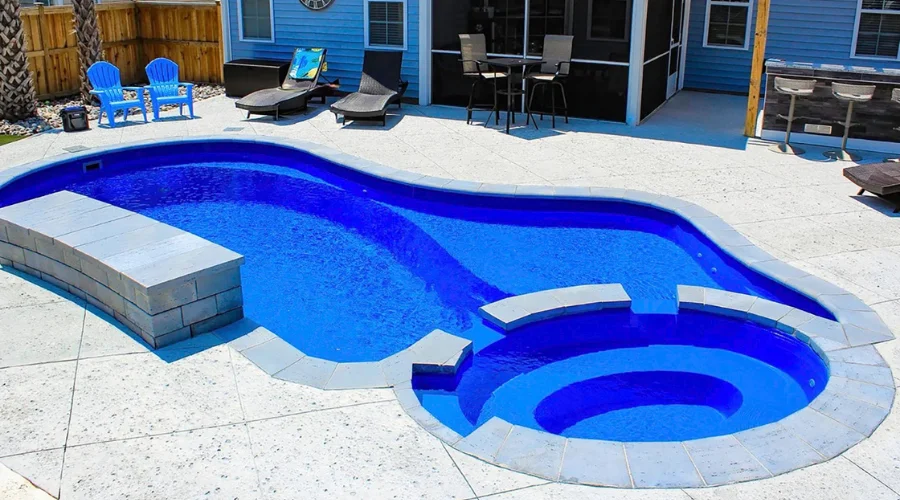 Brilliant-Fiberglass-Pool